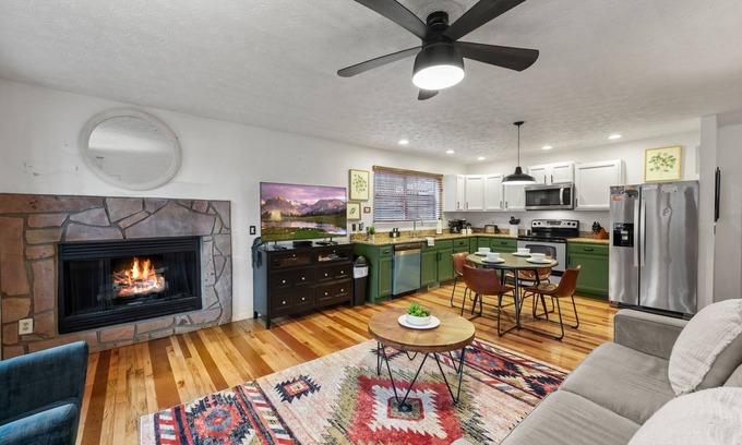 Chalet Village House | Cozy Cabin in the Woods - Hot Tub & Game Room!
