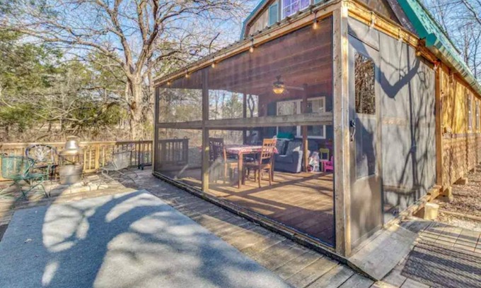 Gordonville Cabin | Cozy Cabin Lake Texoma
