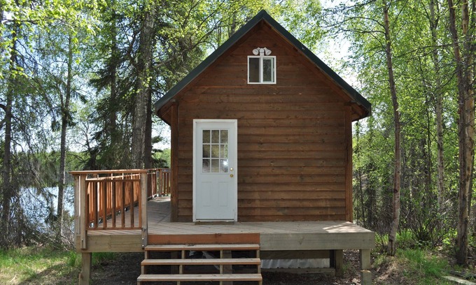 Ridgeway Cabin | Cozy Cabin on a Beautiful Lake with Big Parking