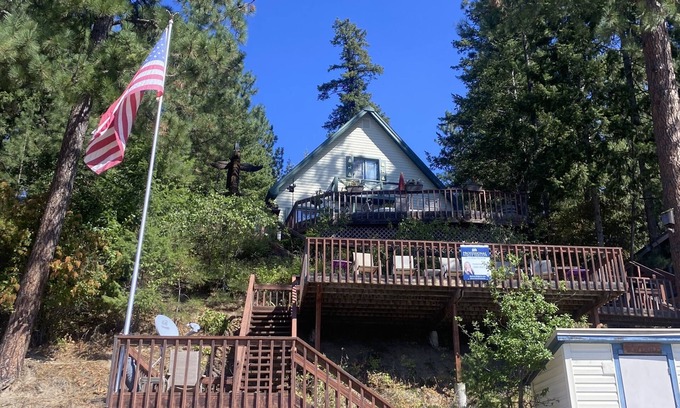 Loon Lake Cabin | Cozy Cabin on beautiful Deer Lake!