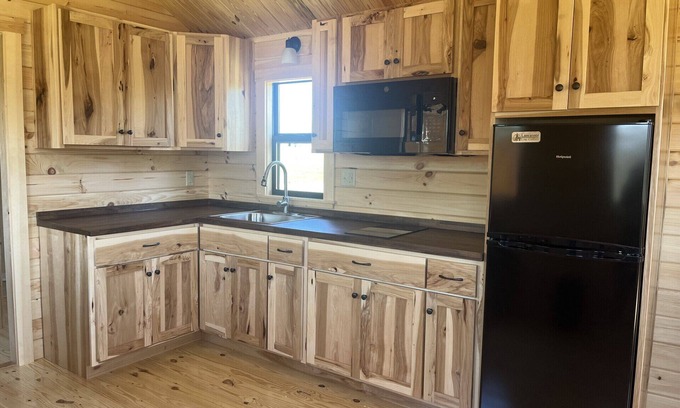Waterloo Cabin | Cozy Cabin on the Canal