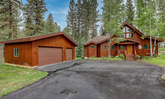 New Meadows Cabin | Cozy cabin on the GOLF course in New Meadows Idaho~in the heart of recreation