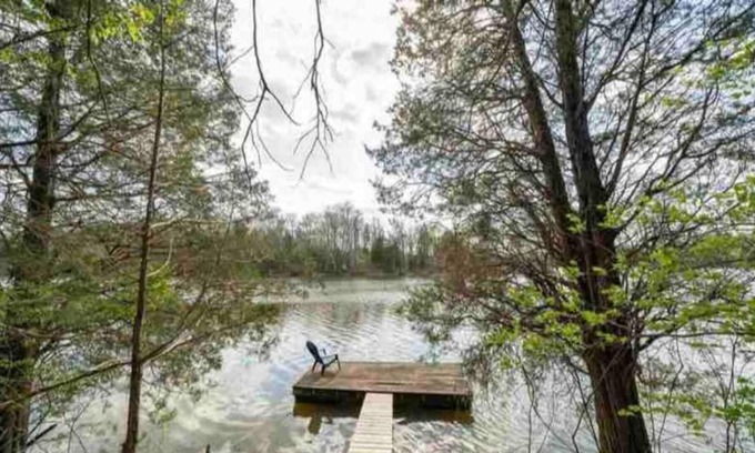 Foster House | Cozy Cabin on the Lake
