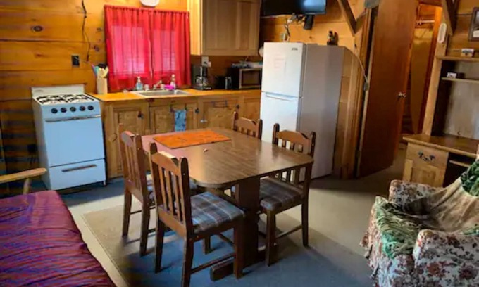 Brownville Cabin | Cozy Cabin - Perfect Maine Getaway