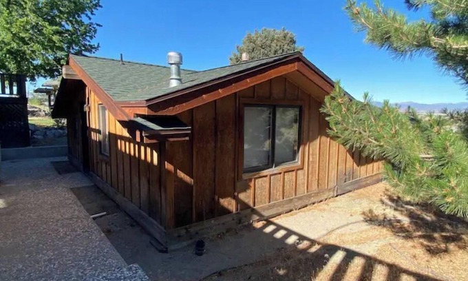 Genoa Cabin | Cozy Cabin