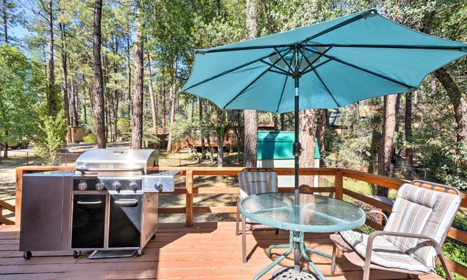 Ponderosa Park House | Cozy Cabin with AC and Deck, 5 Mi to Downtown Prescott