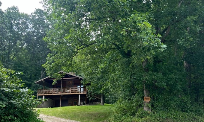 Blissfield Cabin | Cozy cabin with indoor fire place
