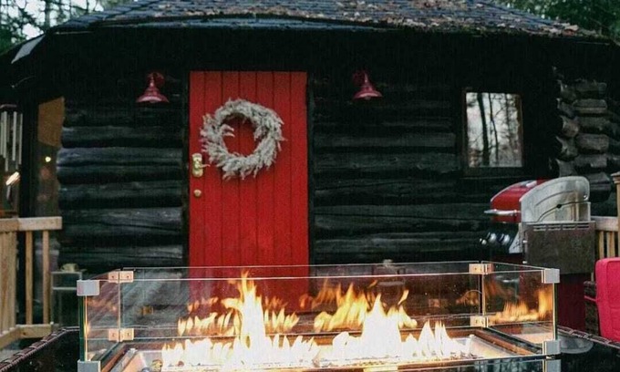 Lyndon Center Cabin | Cozy Cabin with a Stream