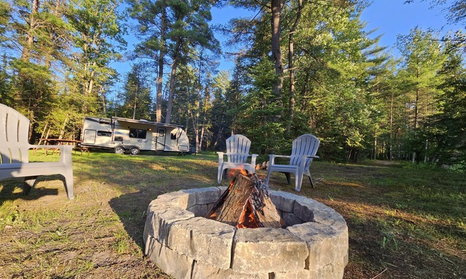 Grayling House | Cozy camping retreat on the banks of the beautiful AuSable River