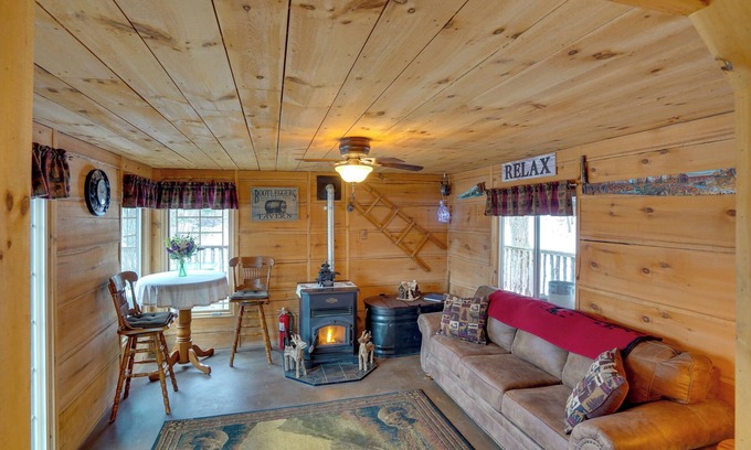 Oak Hill House | Cozy Catskills Home w/Pond on 2 Acres!