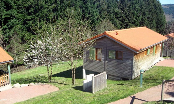 Les Noes Cottage | Cozy Chalet in Monts de la Madeleine - Terrace, Fishing Pond, and Hiking Trails