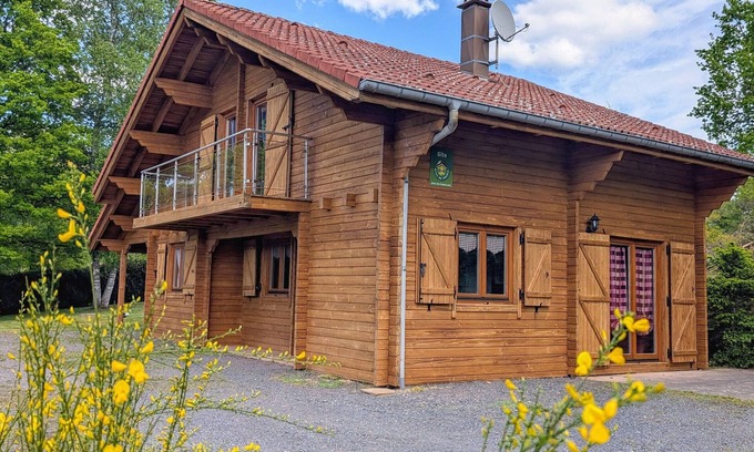 Taintrux Cottage | Cozy chalet with fireplace in Taintrux