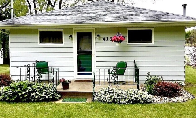 Angola Cottage | Cozy Classic Cottage Right on The Water + Private Dock