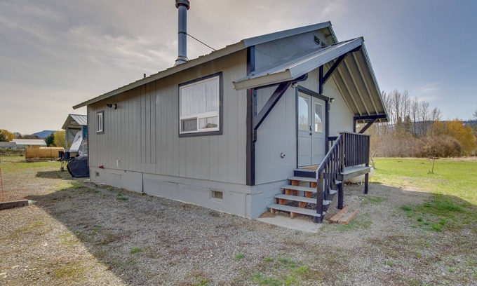 Cle Elum Cabin | Cozy Cle Elum Cabin w/3 Acres & Stocked Pond