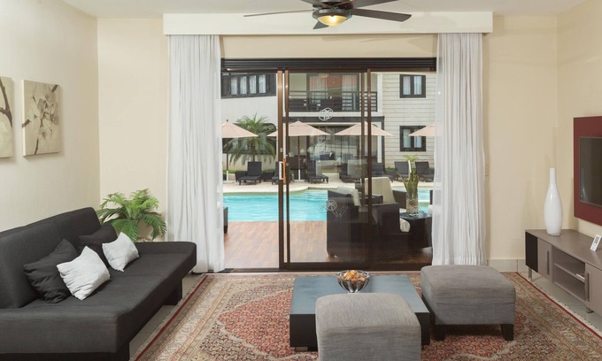 Munoz Apartment | COZY & CLEAN 1 Bedroom Royal suite 5 star amenities