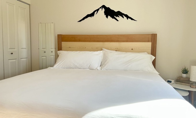 Mendenhall Valley Apartment | Cozy & Clean 1 Bedroom Apartment - Free Parking