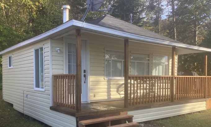 Saint-Simon Ski Chalet | Cozy cottage by the sea in St-Simon-de-Rimouski