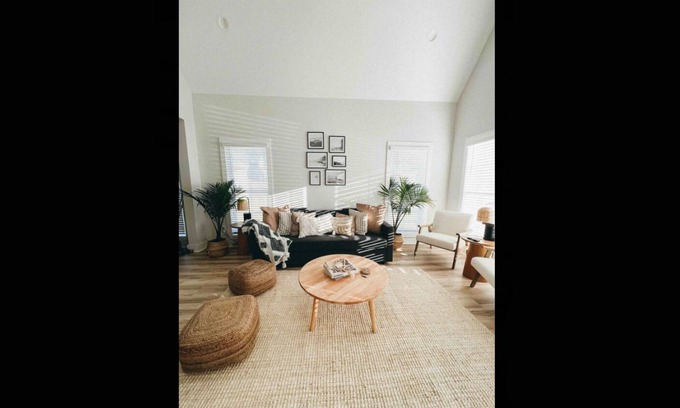 Opelika House | Cozy Coastal Bungalow