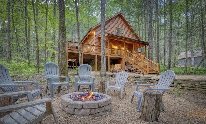 Ellijay Cabin | Cozy Cohutta Cabin: Creekside Cabin in Ellijay!