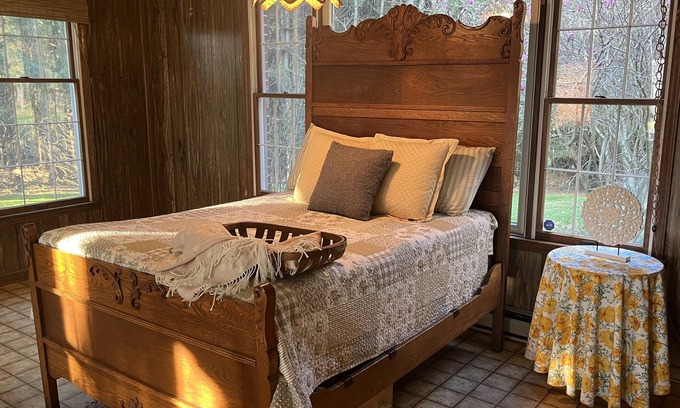 Pulaski House | Cozy Colonial on 20 Acres