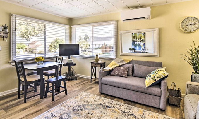 Columbia City House | Cozy Columbia City Getaway - Steps to River!