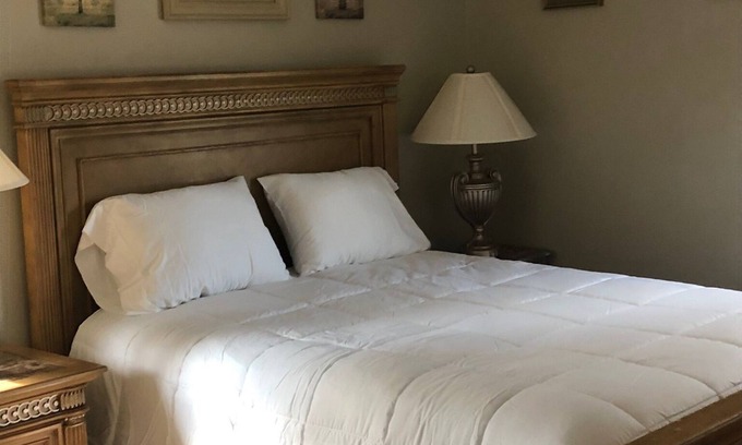Sumter House | Cozy comfortable home near lakes, parks and downtown Sumter