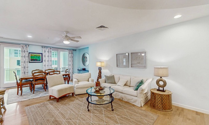 Sandbridge Condo | Cozy condo close to beach with AC, W/D, fitness room & pool