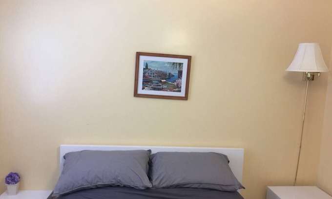 Misquamicut Condo | Cozy Condominium Walking To The Misquamicut Beach.Unit One