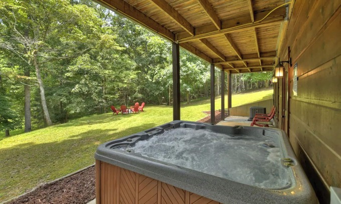 Eagle Mountain Cabin | Cozy Coosawattee cabin with a fire pit! - Cardinal Cabin