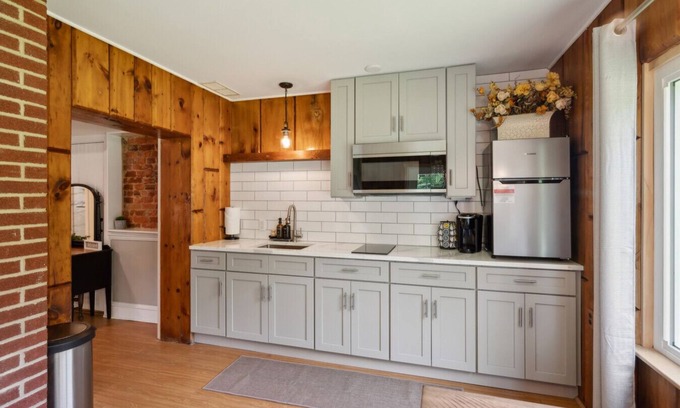 Rising Sun Apartment | Cozy Corner: Relax on an Amish Equestrian Farm