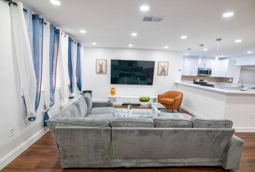 Miramar House | Cozy Corner Retreat