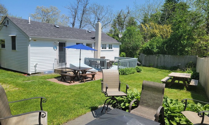 Mashpee House | Cozy Cottage- Bright, 2 Bedroom- Great Location