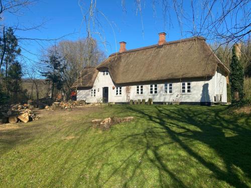 Middelfart House | Cozy cottage getaway Holse