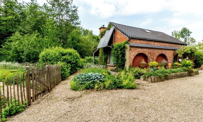 Leuven Cottage | Cozy cottage in garden park — large parking, accessible & self check-in