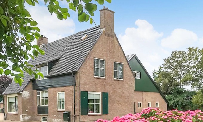 Slootdorp House | Cozy cottage in the countryside, near fields and lots of water.