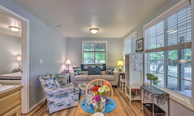 McMinnville Cottage | Cozy Cottage on Flower Farm w/Baker Creek Views!