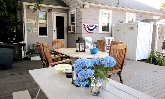 Bonnet Shores Cottage | Cozy Cottage on Quiet Lane!