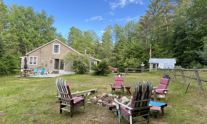 Bethel Cottage | Cozy Cottage w/Lil' Pond, Fenced Yard & Firepit (Dog friendly!)