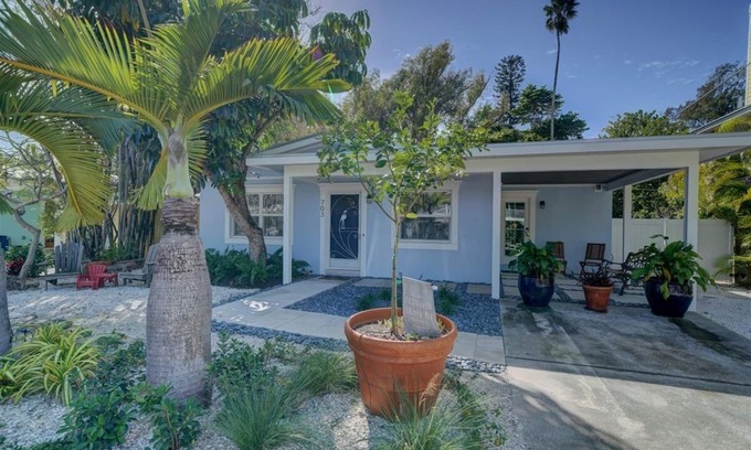 Anna Maria Cottage | Cozy Cottage w private Beach Access, AC&WiFi - NorthEnd AMI. No hurricane damage