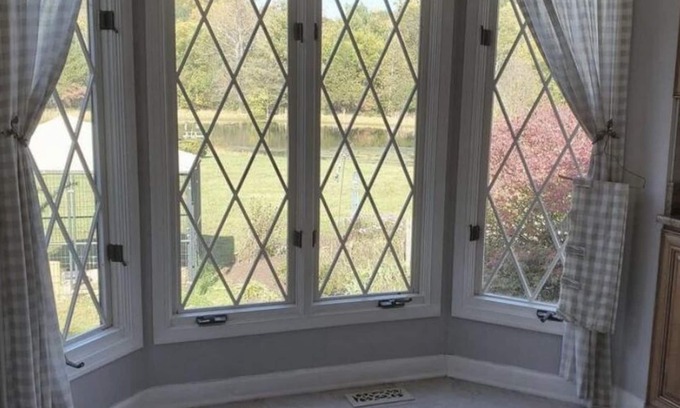 Haymarket Cottage | Cozy cottage with a beautiful waterfront view. Pet friendly! 45 min from DC.