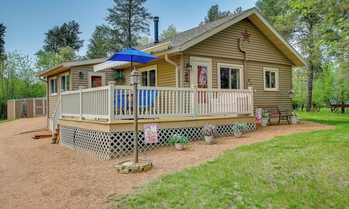 Nekoosa Cottage | Cozy Cottage With Lake Views & Access