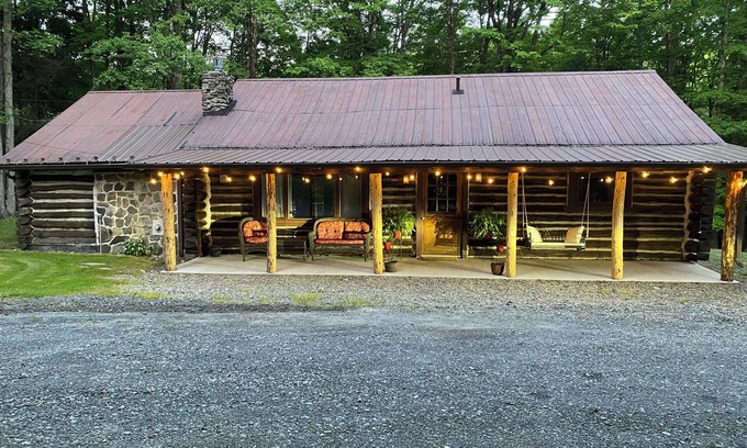 Shinglehouse Cabin | Cozy Country Cabin
