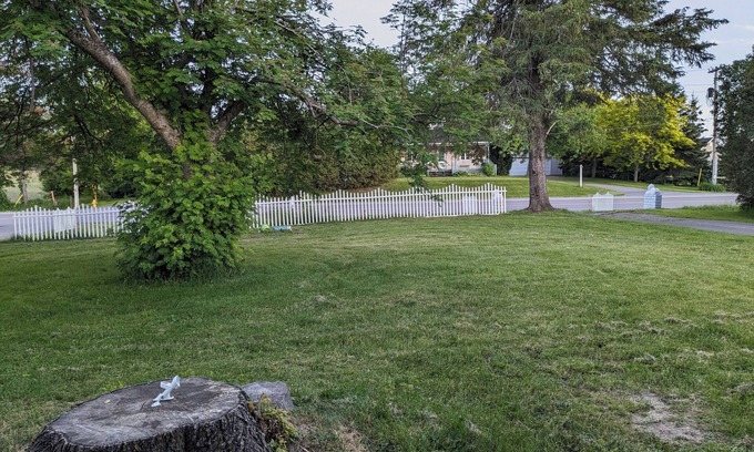 South Stormont House | Cozy Country Home near cornwall, 3 Bedroom, 1.5 Bath, Full Kitchen, huge Parking