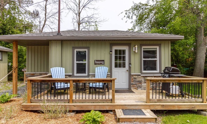 Bloomfield Cabin | Cozy Couple`s Getaway in PEC