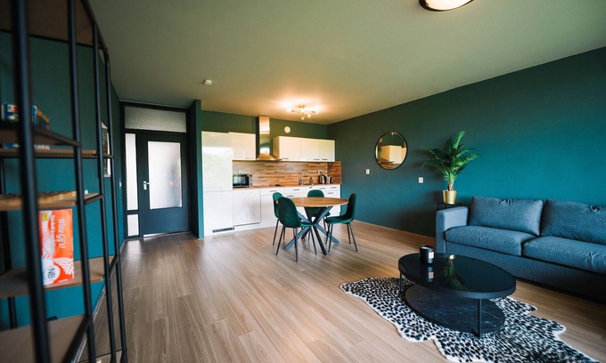 Stratum Apartment | Cozy DAF Apartment