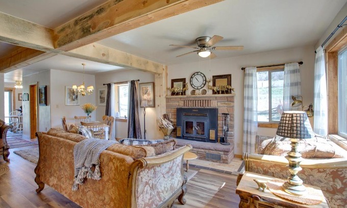 Dolores House | Cozy Dolores Getaway Hike, Fish and More!