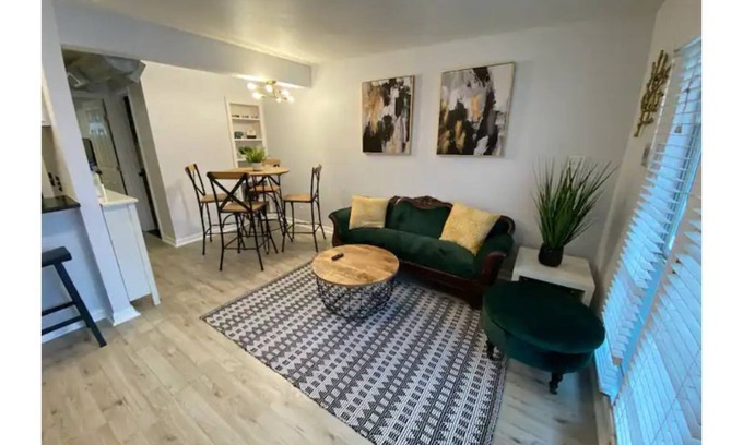 Clarksville Condo | Cozy Downtown Getaway w/Pool
