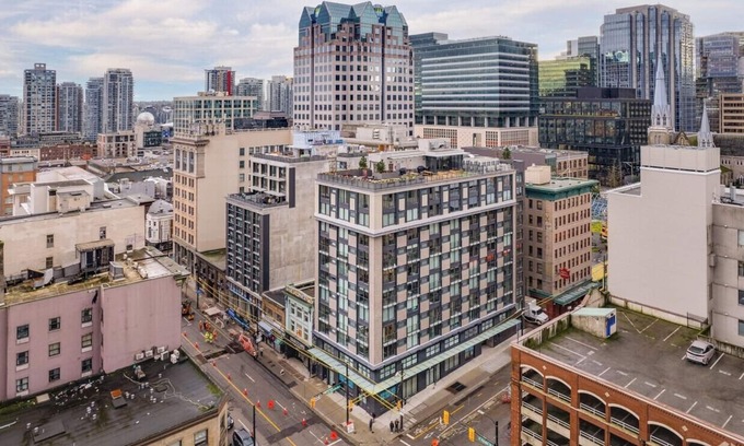 Coal Harbour Apartment | Cozy Downtown Vancouver Apartment Near Waterfront Station