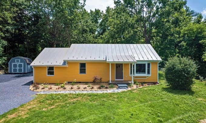 Luray House | Cozy European Cottage at Lake Arrowhead near Shenandoah National Park entrance