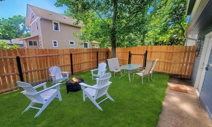 Spirit Lake House | Cozy Family Cottage at the Lake Okoboji off East Lake